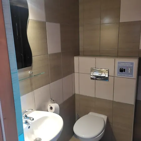Srodkowa 20 Гостевой дом 3*